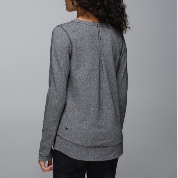 lululemon athletica Tops - Lululemon Exhalation Pullover II. Heathered grey. Size 2.